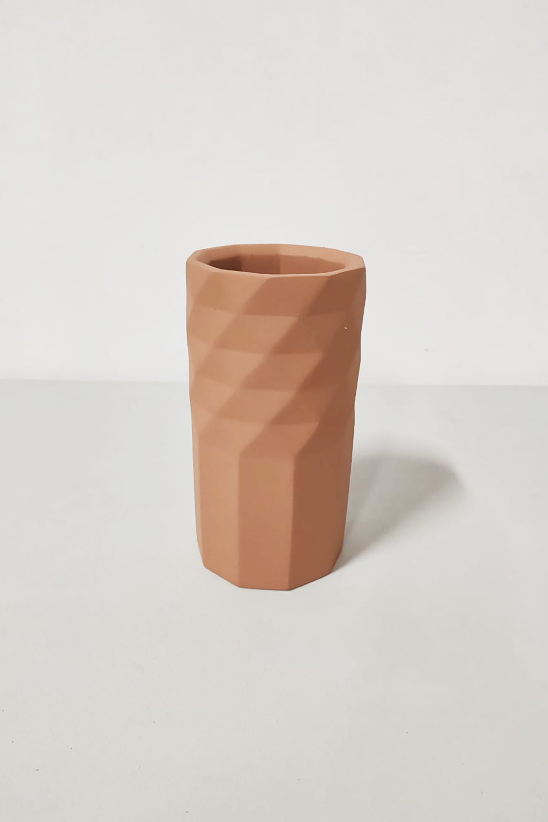 Terracotta Vase (H-20cm)