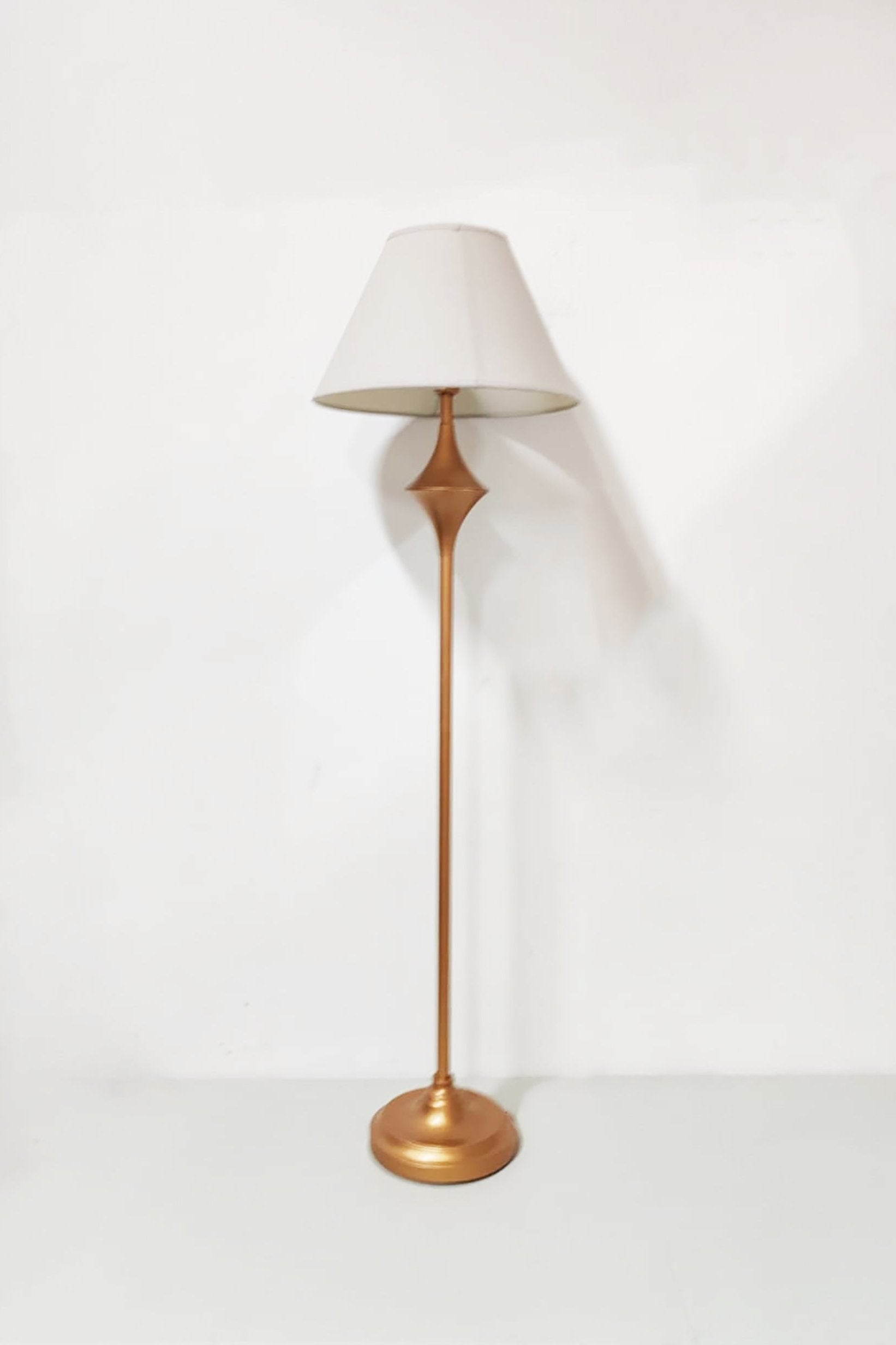 Vibilia Metal Floor Lamp