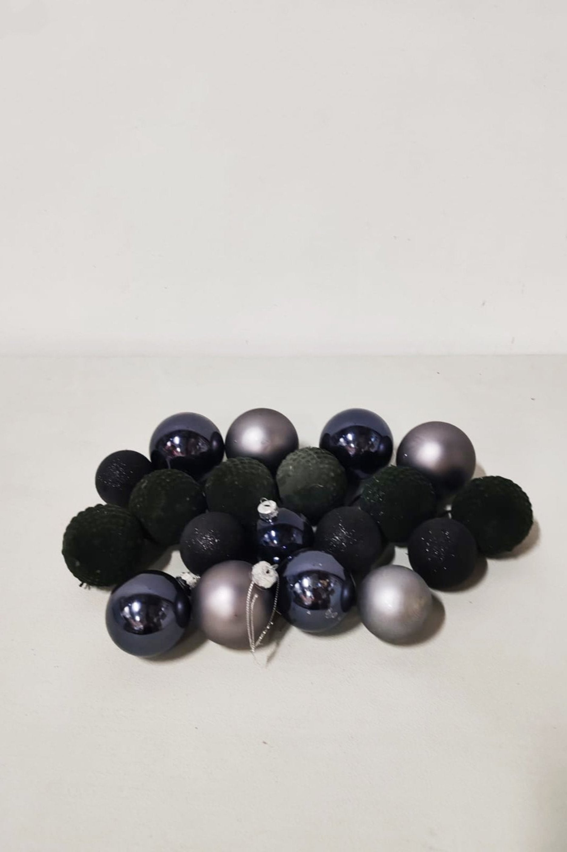 Mix Black Christmas Ornament Balls