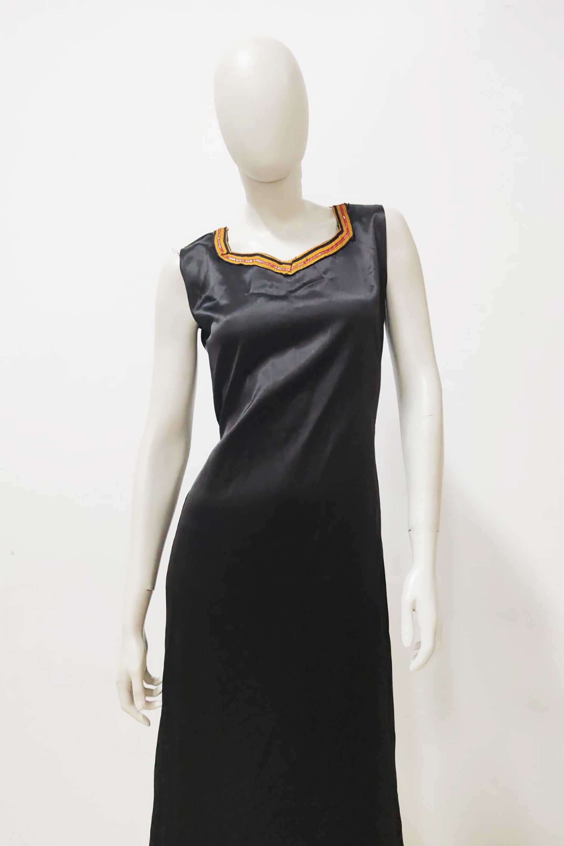 Black Silk Fitted Sleeveless Dress