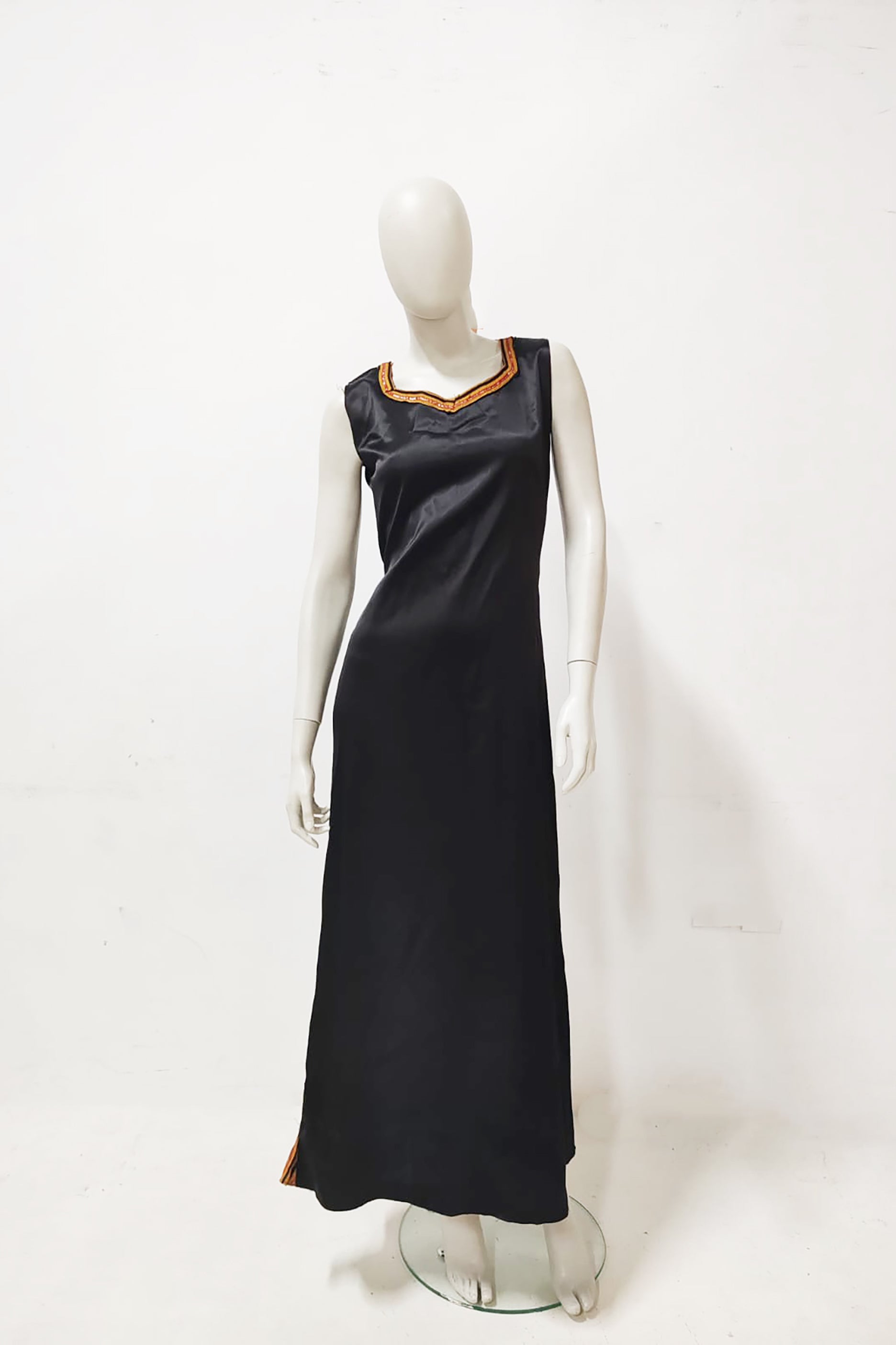 Black Silk Fitted Sleeveless Dress