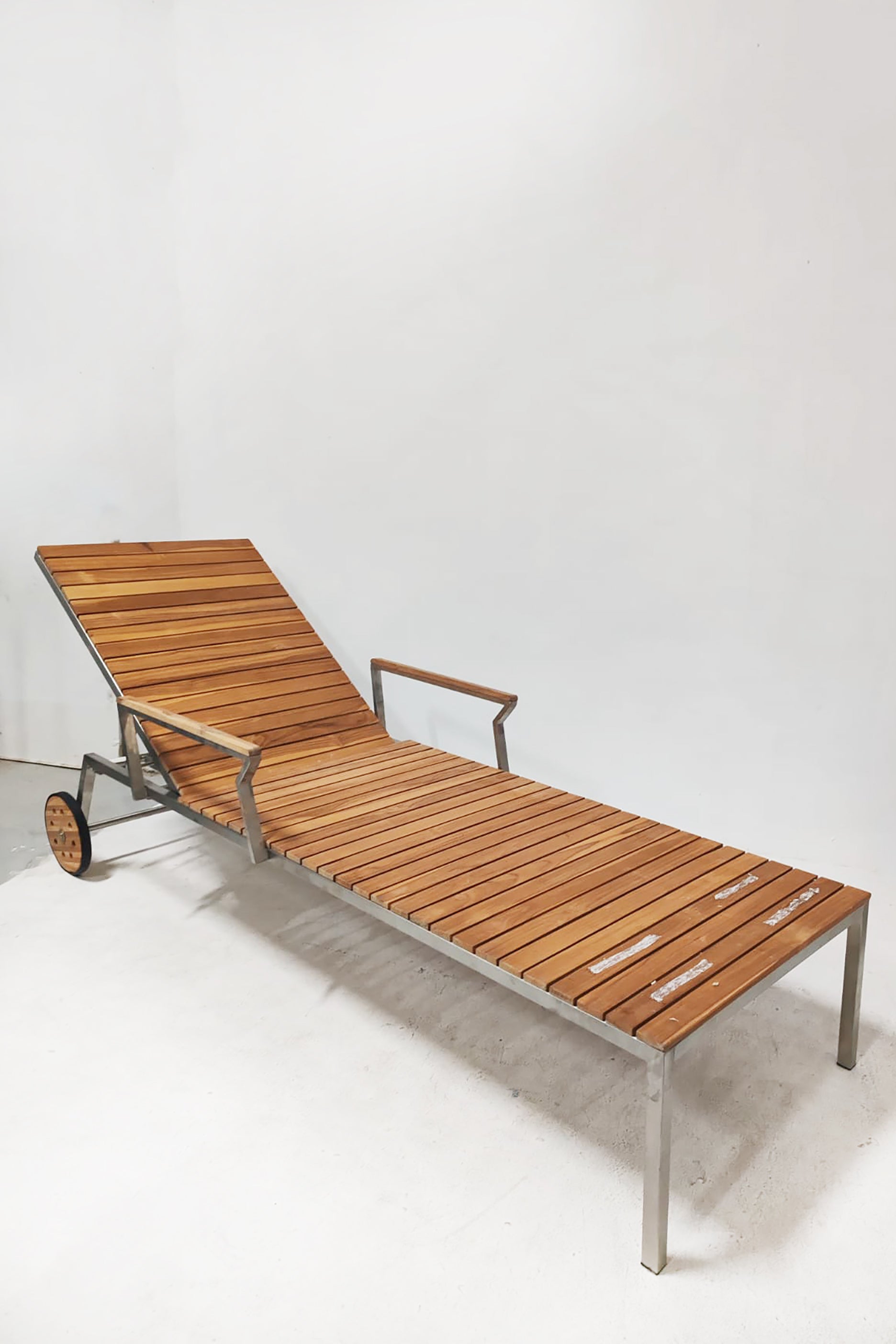 Wooden sunlounger